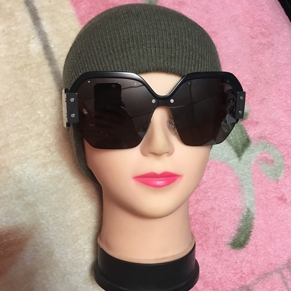 Authentic oversized Miu Miu Women sunglases - Picture 2 of 8